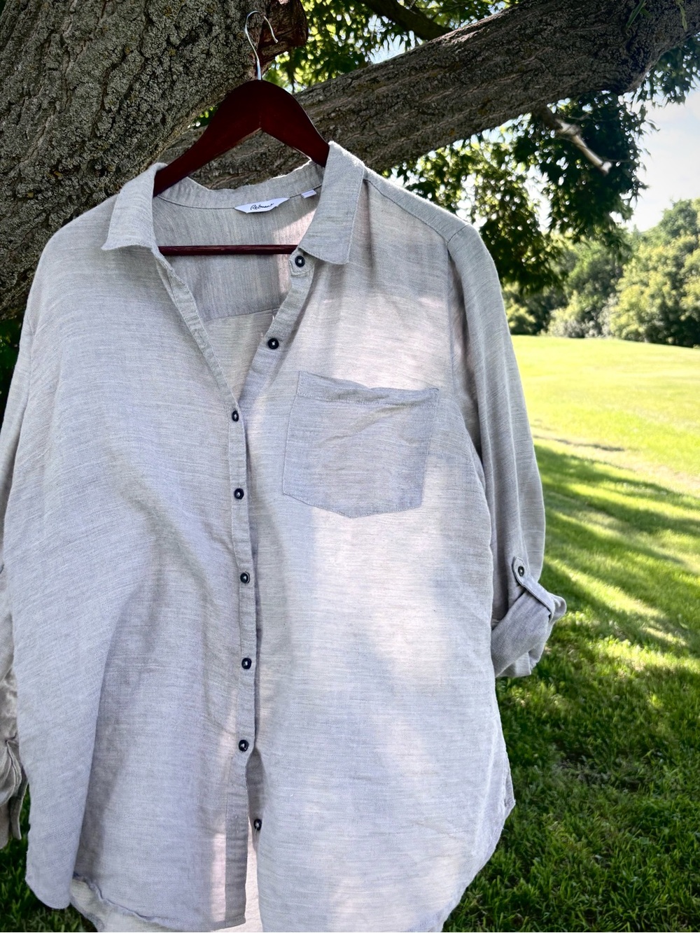 Reitmans Light Gray Button-Down Shirt
